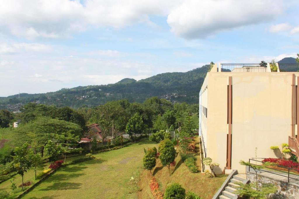 Graha Widjaja Hotell Puncak Exteriör bild