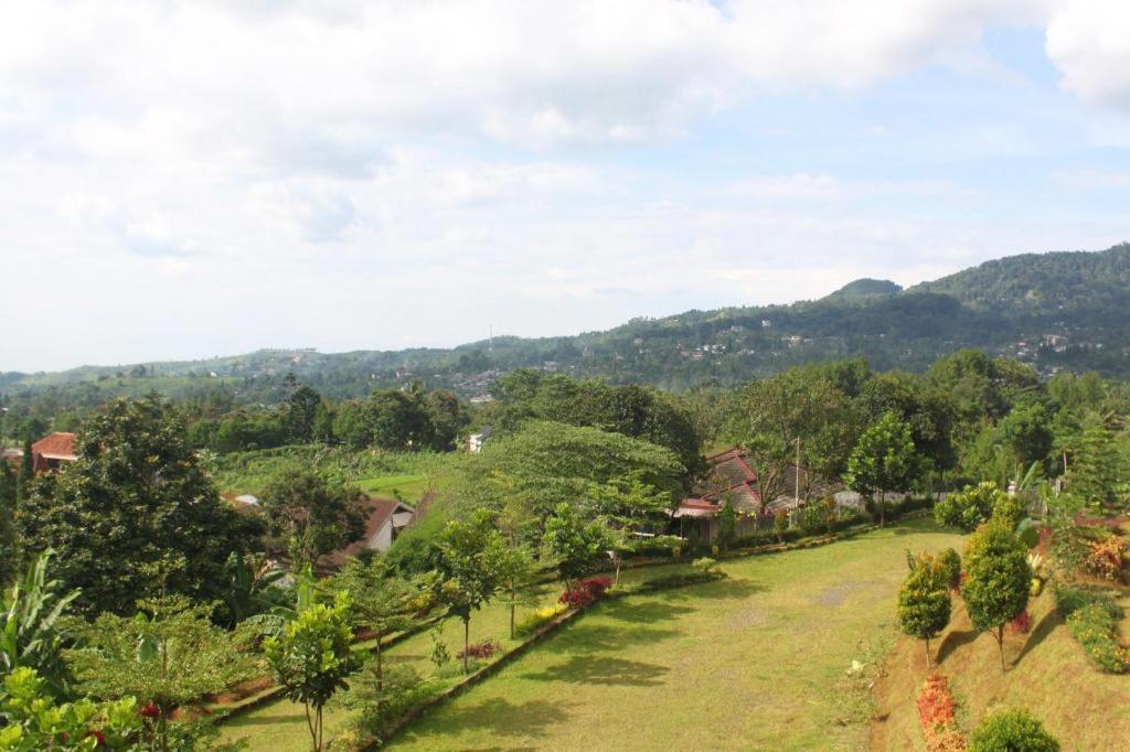 Graha Widjaja Hotell Puncak Exteriör bild