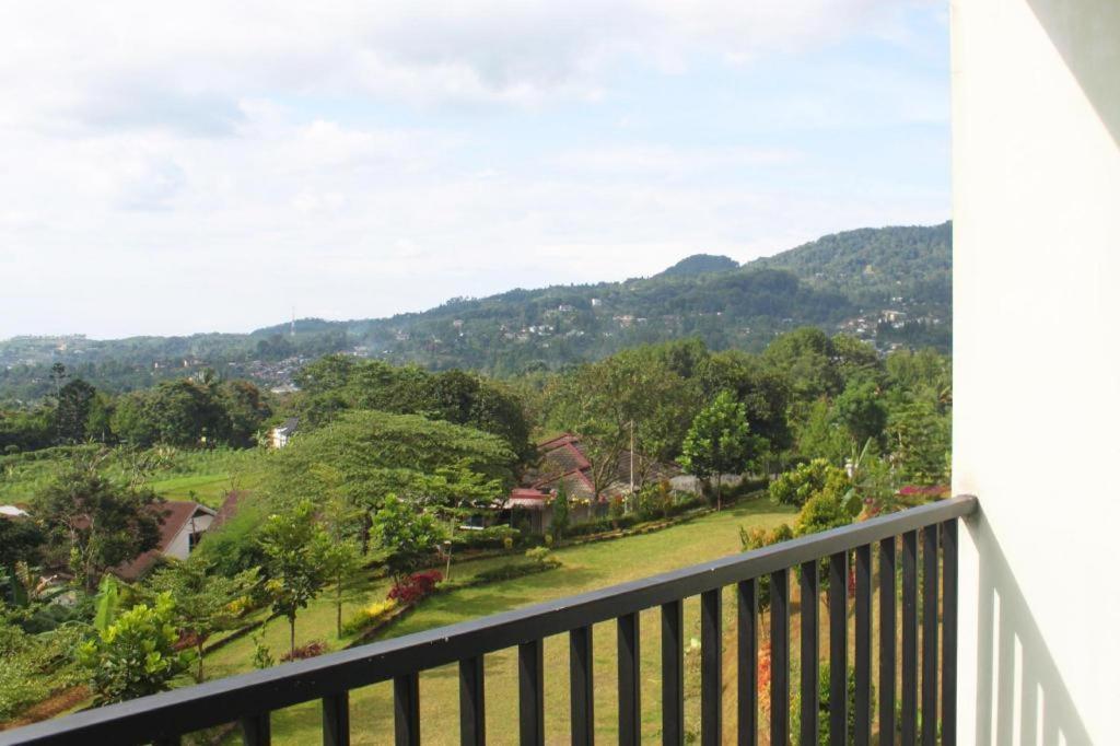 Graha Widjaja Hotell Puncak Exteriör bild